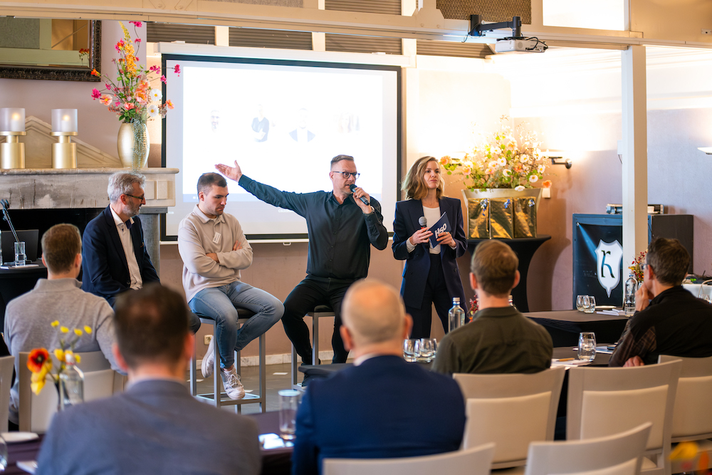 Security experts Nick Nieuwenhuis (HSO), Tony Krijnen (Microsoft), en Roelof Kroon (Alfen) spreken op een cyber security evenement georganiseerd door HSO.